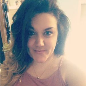 Meet your Posher, Courtney